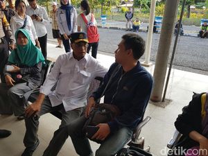 Tinjau Terminal Cirebon, Menhub Dicurhati Warga Tak Dapat Bus sampai 16 Jam