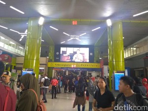 Puncak Arus Balik Diprediksi Hari Ini, Begini Suasana di Stasiun Gambir