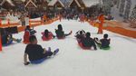 Potret Seru Momen Liburan di Trans Snow World Bekasi