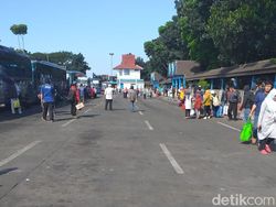 Mudik Dilarang, Angkutan Lokal Tetap Beroperasi di Terminal Leuwipanjang