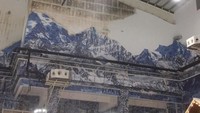 Trans Snow World juga menghadirkan suasana seperti di Kutub Utara dengan saljunya.