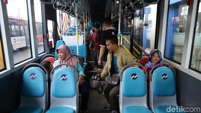 Kurangi Polusi Jakarta dengan Naik Angkutan Umum, Efektifkah?