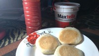 Qatayef disebut perantauan orang Indonesia sebagai serabi Mesir karena rasanya memang persis seperti serabi tanpa gula. Uniknya, hidangan ini hanya dijual di bulan Ramadhan saja. (Kholifatunnisa/Istimewa)