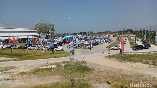 Rest Area Tol Pejagan-Pemalang Tak Mampu Tampung Kendaraan Pemudik