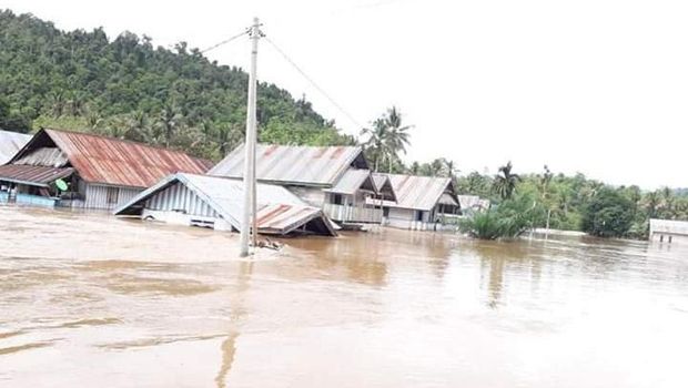 Banjir Usai Lebaran Landa Sulawesi dan Kalimantan