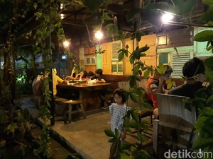 Waroeng Klangenan, Tempat Makan Murah yang Jadi Pilihan Jokowi