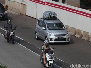 Jangan Asal Taruh Barang di Atap Mobil saat Mudik, Bahayanya Merusak Kontruksi Kendaraan