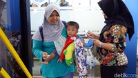 Petugas Dishub Provinsi DKI Jakarta pun telah bersiaga di sejumlah terminal untuk memastikan layanan untuk masyarakat berjalan optimal di puncak arus balik mudik 2019.