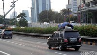 Pemudik mulai kembali ke Jakarta untuk kembali beraktivitas normal usai merayakan lebaran bersama keluarga di kampung halaman.