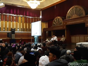 Ridwan Kamil dan Rahmat Baequni Bahas Kontroversi Masjid Al Safar