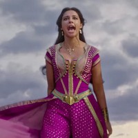 Aku memastikan agar selalu ada sentuhan warna toska pada setiap elemen dan detail kecil dari sosok klasik Jasmine dalam setiap kostumnya, jelas Michael, seperti dikutip dari situs Motion Picture Association of America. Foto: Istimewa