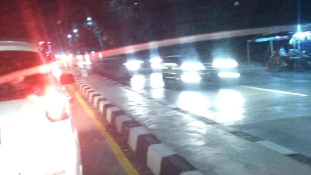 Macet di jalur non tol Karawang arah Cikampek