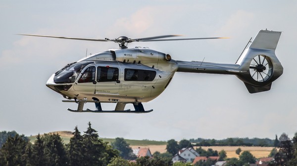 Helikopter H145 punya rotor ekor tertutup dari sistem Fenestron dan mesin Safran Arriel 2E yang lebih kuat, serta avionik Helionix generasi baru dengan autopilot 4-sumbu (Aribus) Helikopter H145 punya rotor ekor tertutup dari sistem Fenestron dan mesin Safran Arriel 2E yang lebih kuat, serta avionik Helionix generasi baru dengan autopilot 4-sumbu (Aribus)