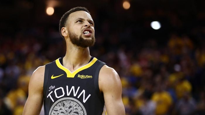 Point guard Golden State Warriors Stephen Curry yakin timnya bisa membalikkan keadaan melawan Toronto Raptors di Final NBA 2019. (Foto: Ezra Shaw/Getty Images) Point guard Golden State Warriors Stephen Curry yakin timnya bisa membalikkan keadaan melawan Toronto Raptors di Final NBA 2019. (Foto: Ezra Shaw/Getty Images)