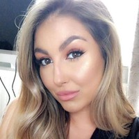 Dikatakan jika Olivia kini tengah mundur sejenak dari bisnis setelah melahirkan anak beberapa waktu lalu. Foto: Instagram @olivianaylormua