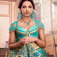 Khusus untuk kostum Putri Jasmine, Michael menciptakan koleksi yang tak hanya mewah tapi juga praktis dikenakan. Mengikuti karakter seorang putri raja yang berjiwa bebas dan independen. Mulai dari gaun, harem pants hingga celana sutera. Foto: Istimewa