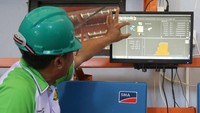Pembangkit listrik tenaga surya itu dirancang dan dikelola oleh para alumni ponpes yang mahir di bidangnya. Dengan anggaran Rp 10 miliar, mereka memasang PLTS di Rooftop Wali Barokah berukuran 41 x 40 meter dengan 640 panel yang didatangkan dari Kanada. PLTS Ponpes Wali Barokah itu mampu menampung 220 kilowatt per hari dan dilengkapi dengan 40 baterai penyimpanan energi listrik dari PLTS untuk malam hari dengan kapasitas mencapai 50 ribu watt.