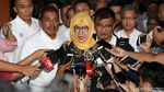 Divonis 8 Tahun Penjara, Karen Agustiawan Menangis