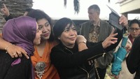 Masyarakat diaspora Indonesia di Perth menikmati suasana halal bihalal di Wisma Indonesia KJRI Perth (Elis Zuliati Anis/Istimewa)