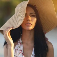 Hobi travelling, Gazini pun menyelesaikan pendidikannya di jurusan pariwisata Universitas San Jose Recoletos. Pada akun Instagramnya terlihat wanita cantik ini sudah travelling ke sejumlah negara. Foto: Instagram @bbpilipinasofficial, @ gazinii