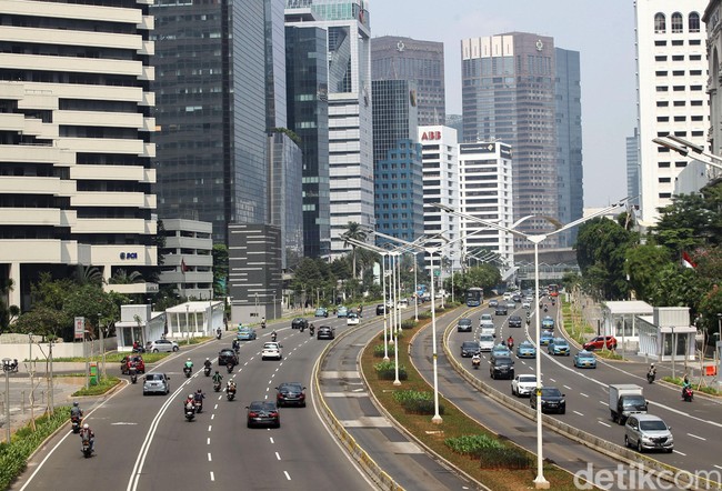 Berita Populer: RI Bikin Mobil Tempur 2 Hari, Gantung Parfum Didenda