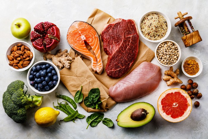 Pola Diet Sehat Balanced diet Organic Healthy food Clean eating selection Including Certain Protein Prevents Cancer: fish, meat, fruit, vegetable, cereal, leaf vegetable