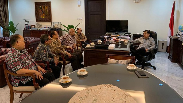 JK Terima Laporan MenPAN-RB Soal Kehadiran ASN Usai Libur Lebaran JK Terima Laporan MenPAN-RB Soal Kehadiran ASN Usai Libur Lebaran