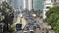 Usai libur lebaran dan mudik ke kampung halaman, hari ini, PNS dan sejumlah pegawai swasta mulai kembali bekerja normal.