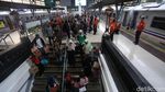 Pemudik Masih Berdatangan di Stasiun Pasar Senen