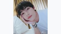Para wanita ngaku jadi pacarnya saat V BTS live streaming