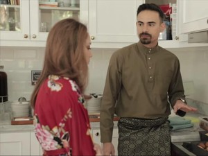 Gelar Open House, BCL dan Ashraf Sinclair Kompak Bikin Cinnamon Roll