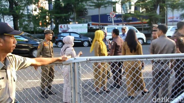 Usai Libur Lebaran, Sejumlah Pegawai Pemkot Makassar Terlambat Upacara