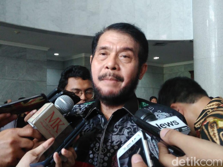 Ketua MK Ngaku Siap Nginap di Kantor demi Tuntaskan Berkas Sengketa Pemilu Ketua MK Ngaku Siap Nginap di Kantor demi Tuntaskan Berkas Sengketa Pemilu