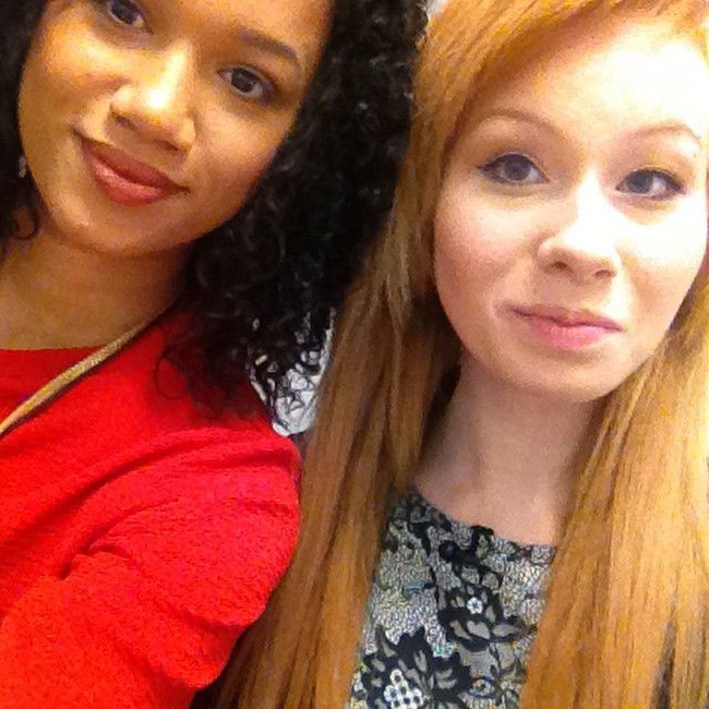 Secara karakter, Lucy dan Maria pun berbeda. Maria tipe yang mudah bergaul. Sementara Lucy pemalu. Keduanya pun kini kuliah secara terpisah. Lucy mengambil desain dan seni, sementara Maria mengambil jurusan hukum. Foto: dok. Instagram @mariaaylmer