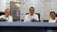 Seluruh pejabat tinggi Kementerian PAN RB turut hadir dalam pemantauan tersebut.