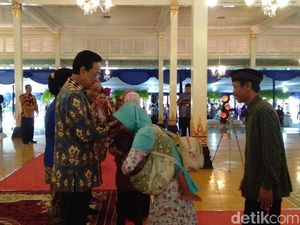 Ribuan Warga Antre Menyalami Sultan HB X, 4.000 Porsi Makanan Gratis