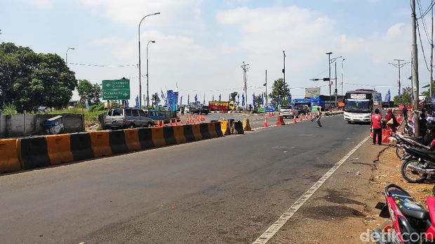 Jalur arteri non tol di Purwakarta per pukul 12.20 WIB, Senin (10/6/2019)
