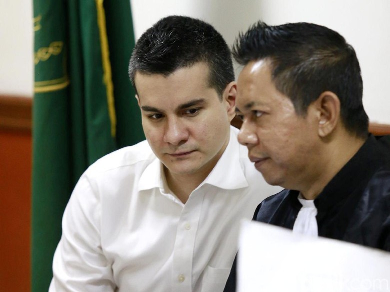 Steve Emmanuel Bantah Beberapa Poin BAP di Sidang Steve Emmanuel Bantah Beberapa Poin BAP di Sidang