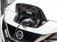 Berita Populer: Mobil yang Bikin Macet Trans Jawa, Rossi Naik Tmax