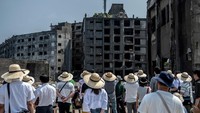 Katanya sangat sulit untuk mencapai pulau ini. Angin dan badai seringkali membuat wisatawan kecewa karena kapal tak boleh bersandar. Carl Court/Getty Images