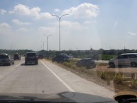 Berita Populer: Mobil yang Bikin Macet Trans Jawa, Rossi Naik Tmax