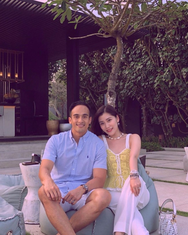 Dalam kesehariannya, Chryseis Tan bekerja sebagai chief executive officer Berjaya Times Square, mal besar yang berada di jantung kota Kuala Lumpur. Dia juga menjadi pemimpin dari beberapa unit usaha perusahaan sang ayah yang ada di luar negeri. Salah satunya adalah Four Seasons Hotel and Residences di Kyoto. Foto: Instagram @ chrystan_x