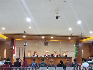Sidang Bupati Cianjur, Kepsek Cerita Alasan Setor Uang ke Disdik
