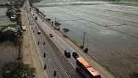 Arus balik terpantau masih ramai di jalur pantura yang bersimpangan dengan sejumlah exit tol menuju jalur pantura Jateng. ANTARA FOTO/Dedhez Anggara.