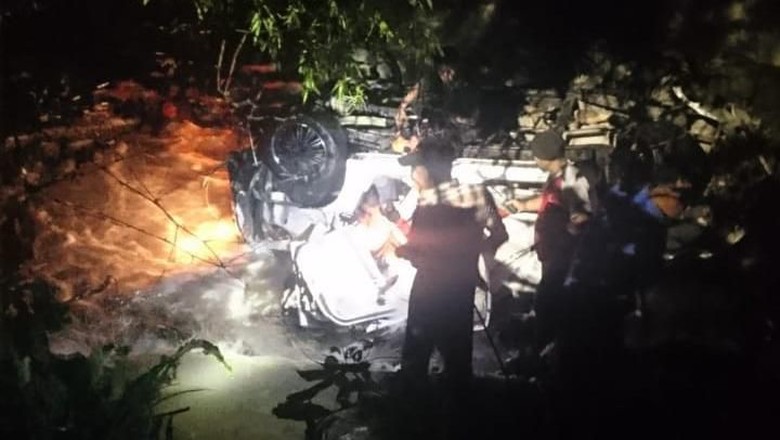 Polisi Amankan Sopir Mobil yang Masuk Jurang di Agam Sumbar Polisi Amankan Sopir Mobil yang Masuk Jurang di Agam Sumbar