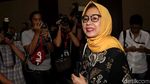 Senyum Eks Dirut Pertamina Karen Agustiawan Jelang Sidang Vonis