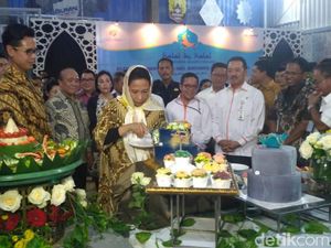 Halal Bihalal, Rini Soemarno Dapat Kejutan Kue Ulang Tahun
