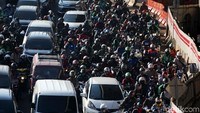 Seperti terlihat di jalan Gatot Subroto, Jakarta Selatan, Senin (10/06/2019).