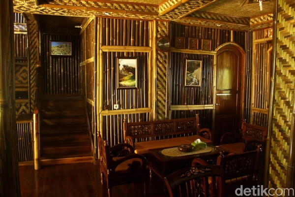 Cottage Gunung Papandayan terletak di Taman Wisata Alam (TWA) Papandayan, Kecamatan Cisurupan. Satu jam perjalanan ditempuh dari kawasan perkotaan Garut ke arah selatan kurang lebih sejauh 30 kilometer (Hakim Ghani/detikcom) Cottage Gunung Papandayan terletak di Taman Wisata Alam (TWA) Papandayan, Kecamatan Cisurupan. Satu jam perjalanan ditempuh dari kawasan perkotaan Garut ke arah selatan kurang lebih sejauh 30 kilometer (Hakim Ghani/detikcom)