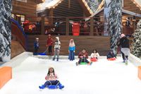 3 Perlengkapan Ini Bikin Main Salju di Trans Snow World Makin Seru